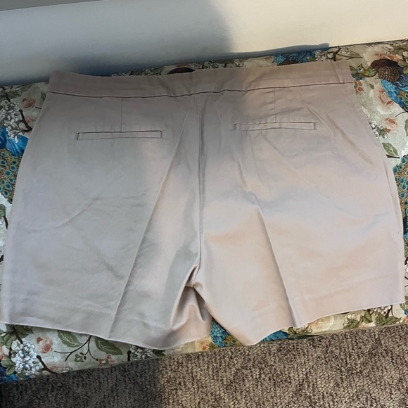 Banana Republic Shorts - Picture 2 of 2